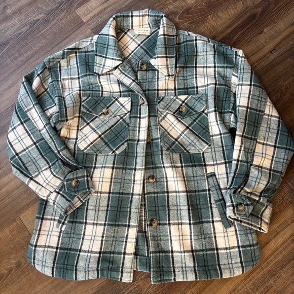 WOMENS NEW IN WOOL SHACKET GREEN PLAID SIZE MEDIUM - Picture 1 of 2